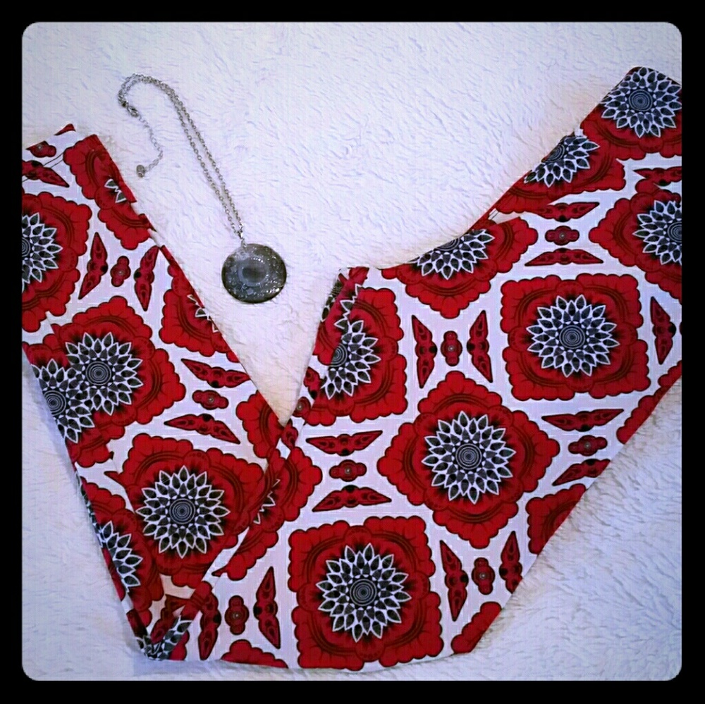 Lularoe Medallion Leggings OS