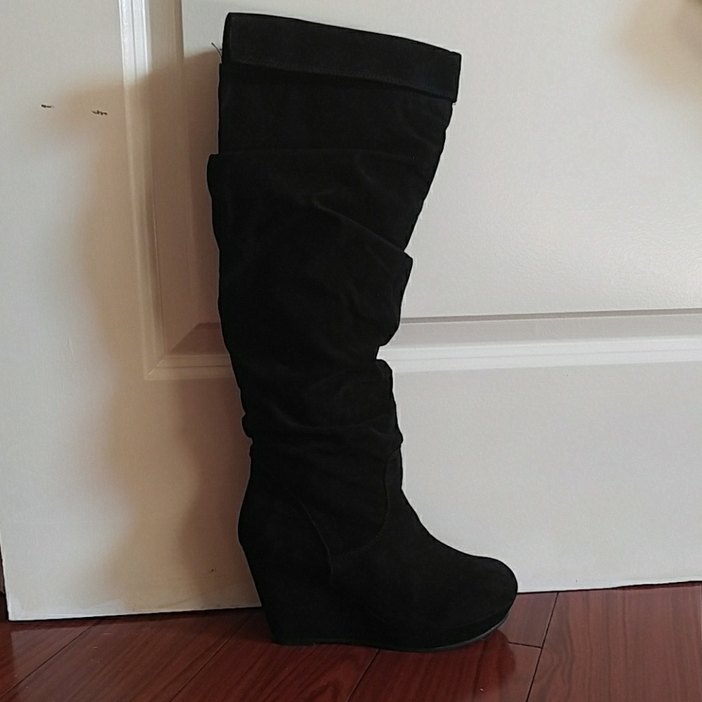 Madden Girl Black Wedge Faux Suede Boots Size 7