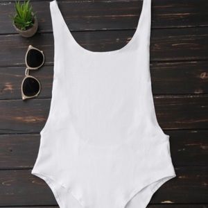 Skinny sleeveless backless bodysuit