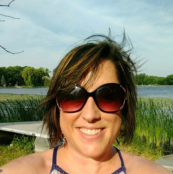 Meet your Posher, Missy - Picture 1 of 1