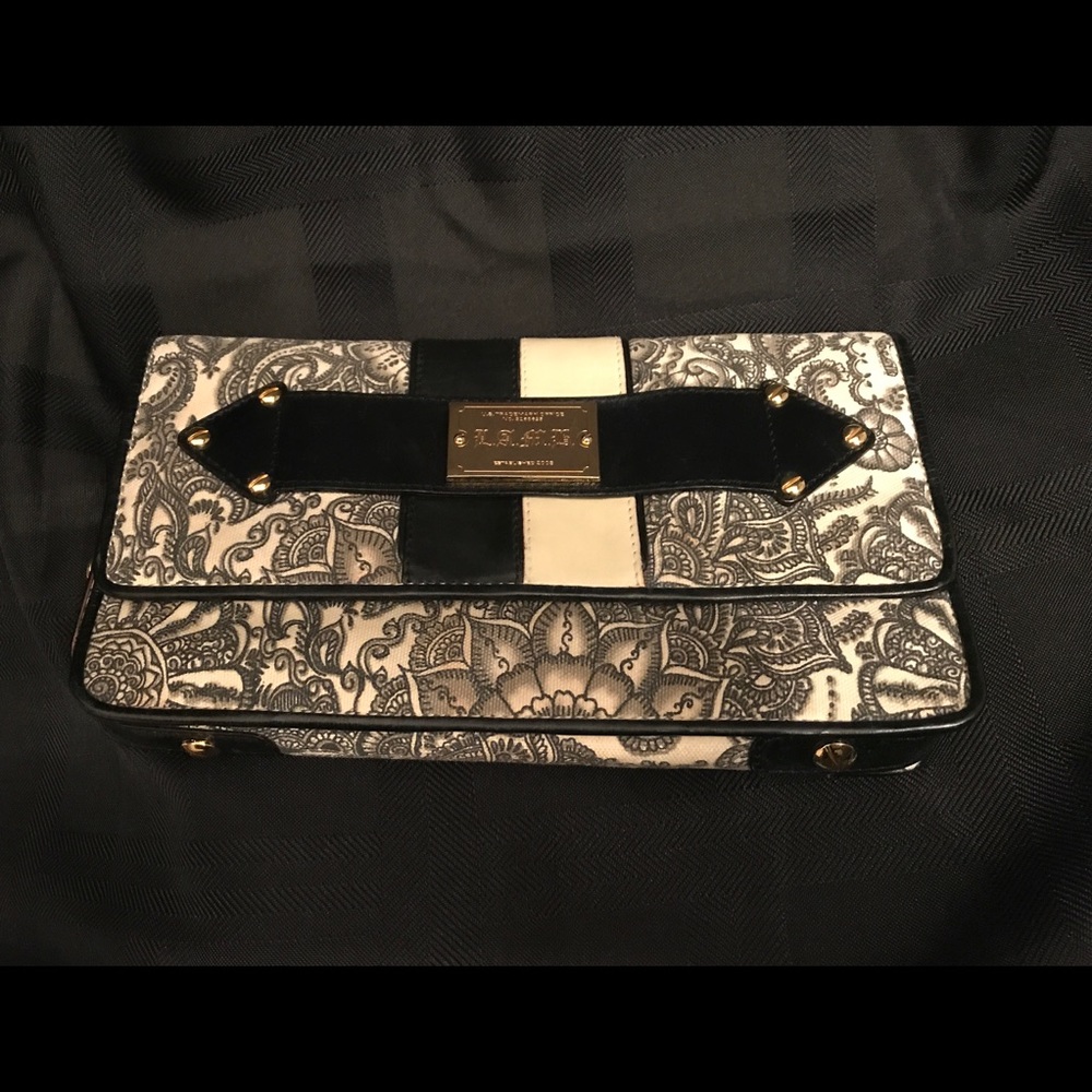 ❌SOLD❌L.A.M.B. Black Henna Clutch