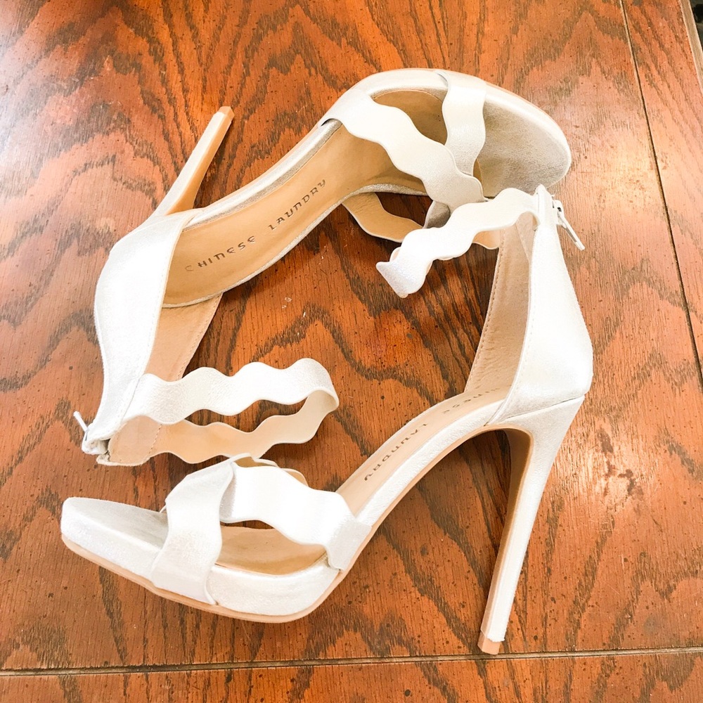 Silver Chinese Laundry “blossom” Heels - Picture 3 of 8