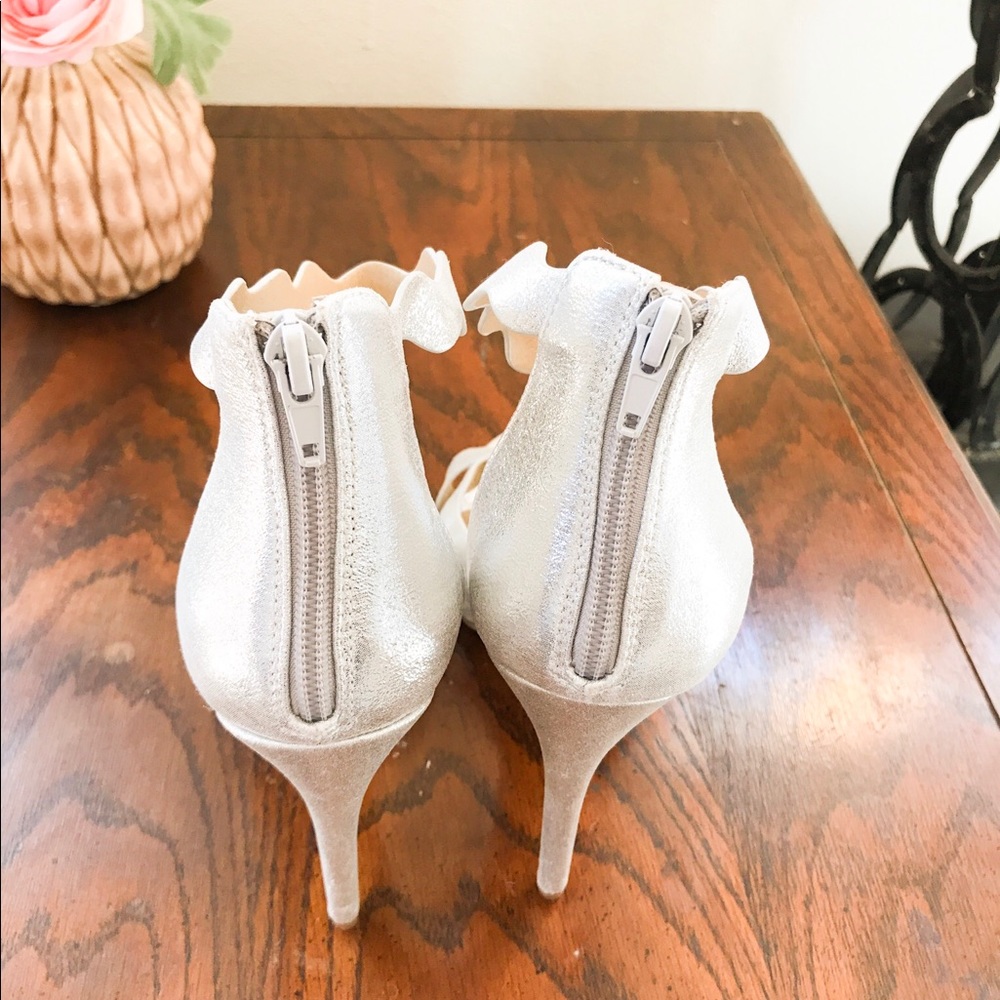 Silver Chinese Laundry “blossom” Heels - Picture 5 of 8