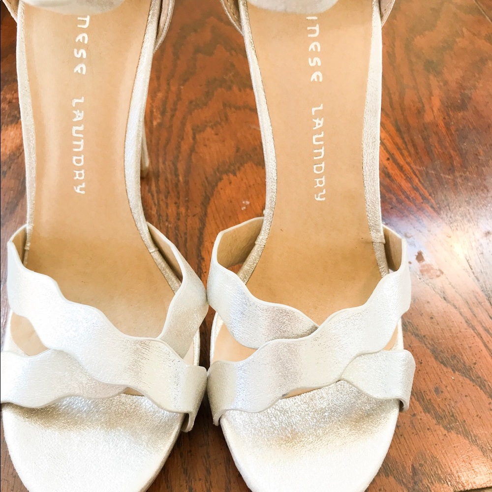 Silver Chinese Laundry “blossom” Heels - Picture 7 of 8