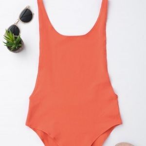 Skinny sleeveless backless bodysuit