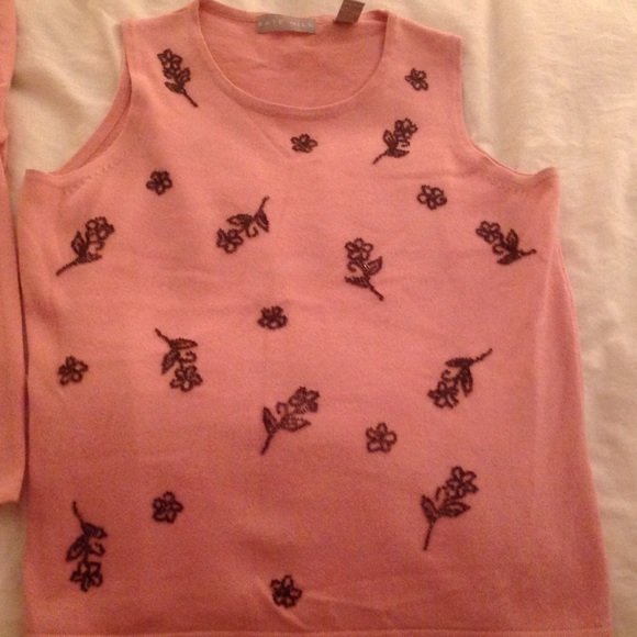 Spring Pink sweater set with beading - Picture 3 of 4