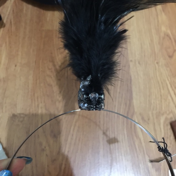 Bcbgmaxazria feather headband - Picture 3 of 3