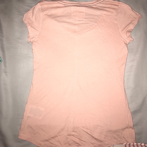 Brand new Guess tee - Picture 4 of 4