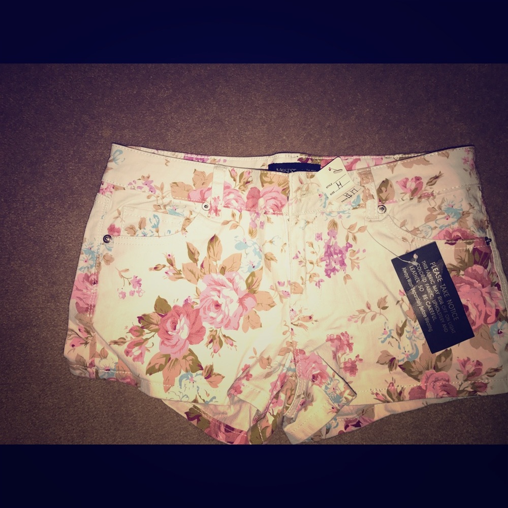 *Last chance* brand new with tags floral shorts