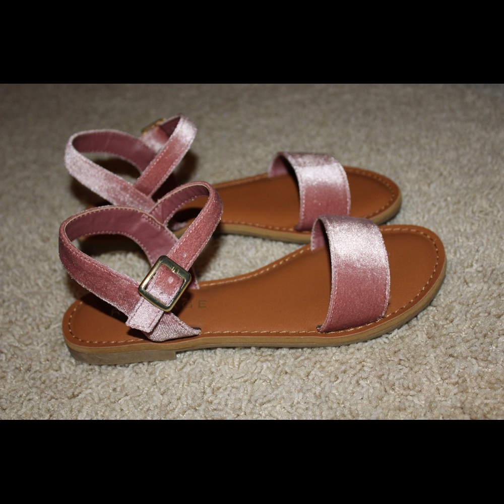 Rampage Size 6 Mauve Sandals