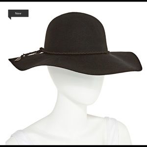 Black floppy hat