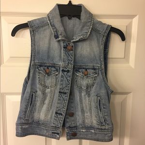 Jean Vest