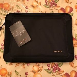 Higher Ground Flak Jacket Carrying Case (Sleeve)