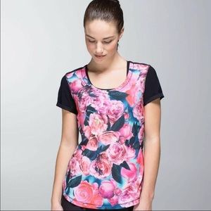 Lululemon lightened up SS secret garden tshirt sz8
