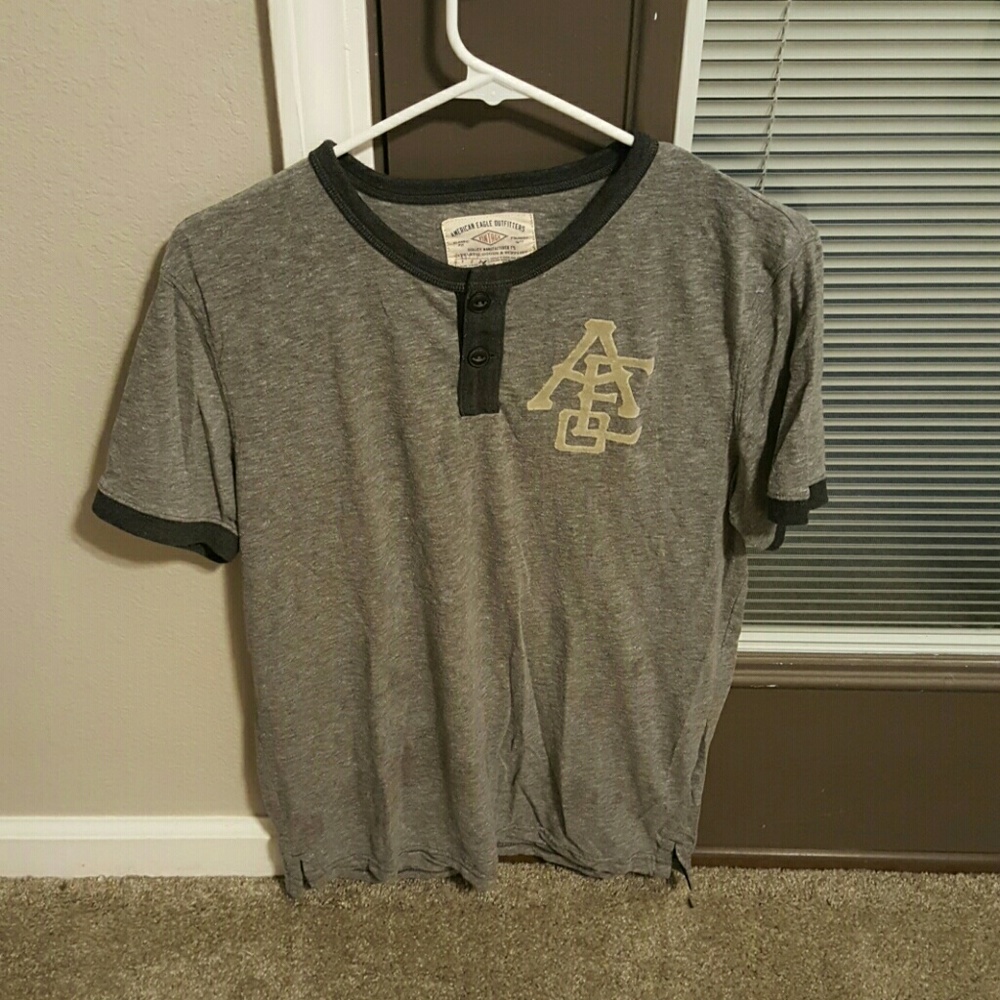 American Eagle Tshirt