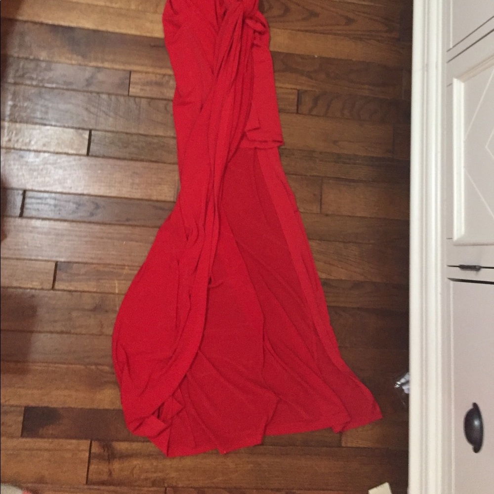 Red dress - Picture 3 of 4