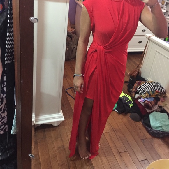 Red dress - Picture 4 of 4