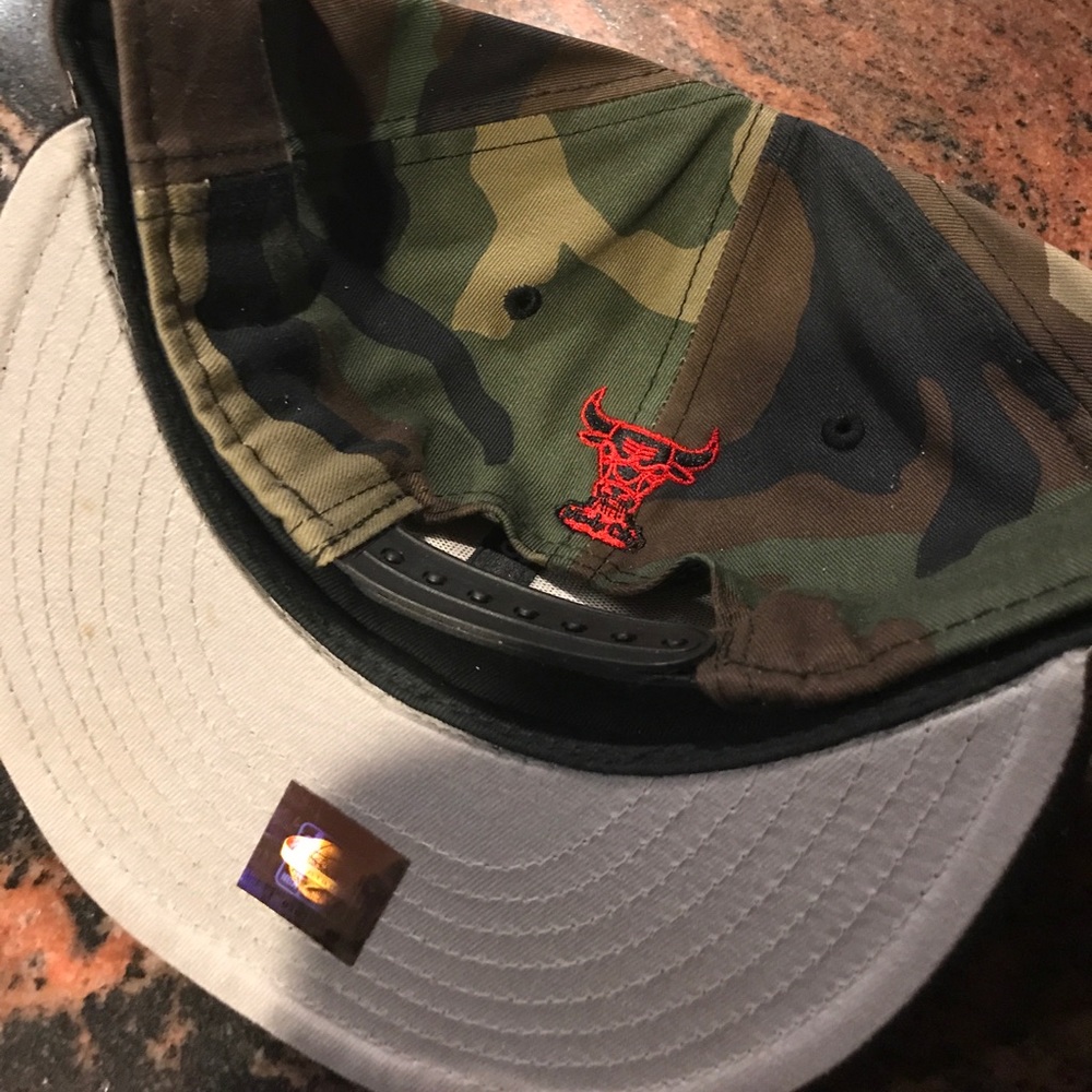 Snap-Back - Picture 2 of 2