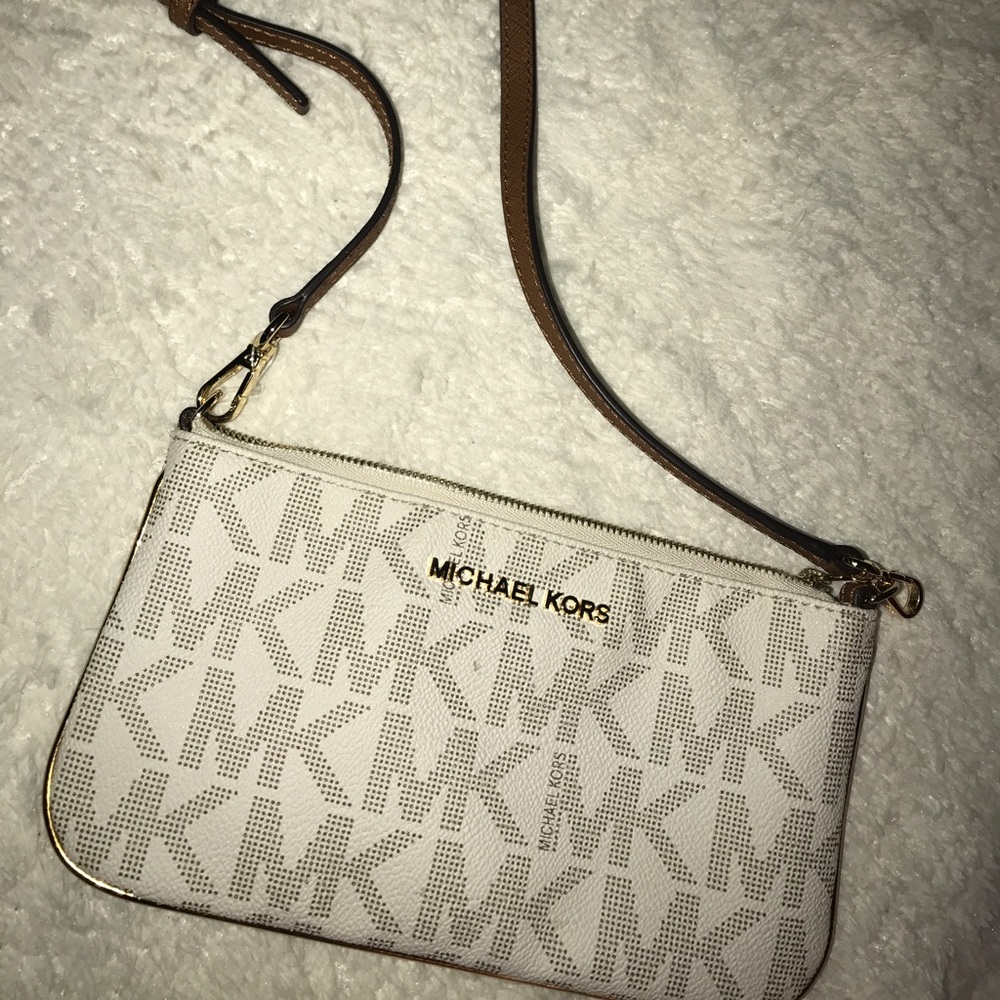 Michael kors crossbody