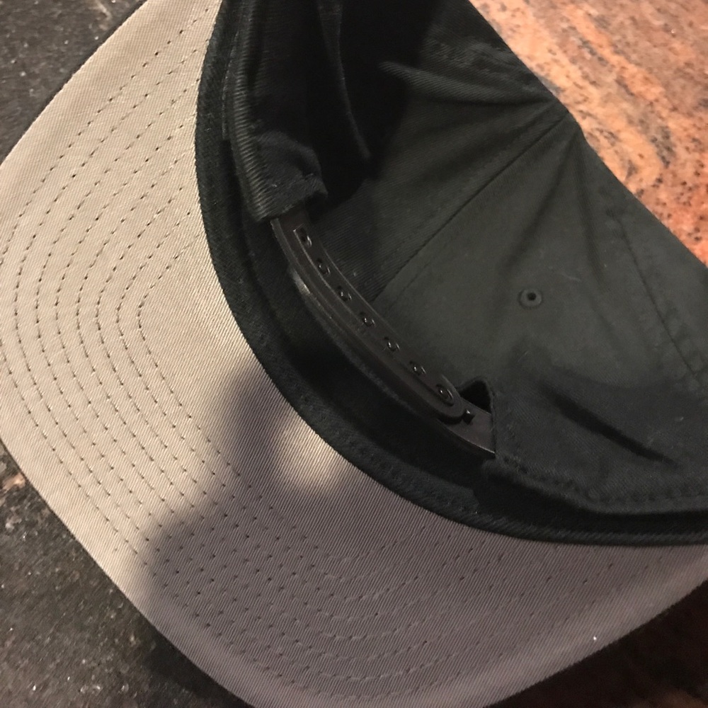 Snap-Back - Picture 2 of 2