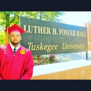 Meet your Posher, Derrick