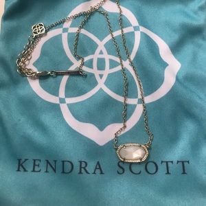 Kendra Scott Elisa Pendant Necklace In Ivory Pearl Kendra Scott Elisa Pendant Necklace In Ivory Pearl