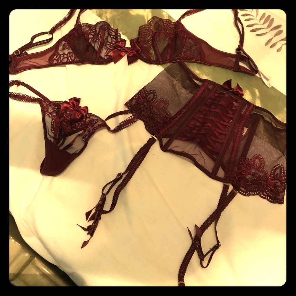 Never worn VS lingerie