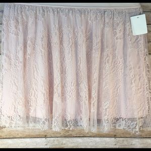 Flash Sale 🔥NWT. Blush pink lace mini skirt.