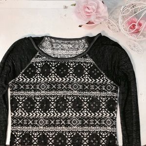 LONG SLEEVE TRIBAL PRINT XS LONG SLEEVE TRIBAL PRINT XS
