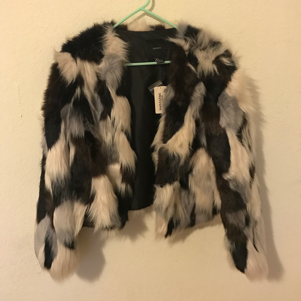 BRAND NEW Faux fur coat