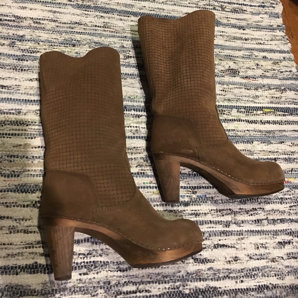 🍁Brown Suede Boots🍁