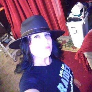 Meet your Posher, Catherine