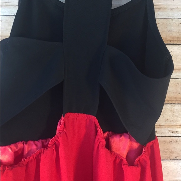 Red and black dress - Picture 6 of 7