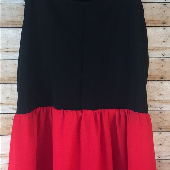 Red and black dress - Picture 5 of 7