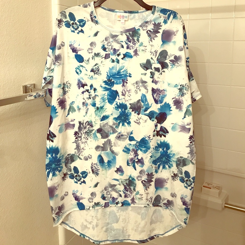 New without tags Irma shirt by LuLaRoe