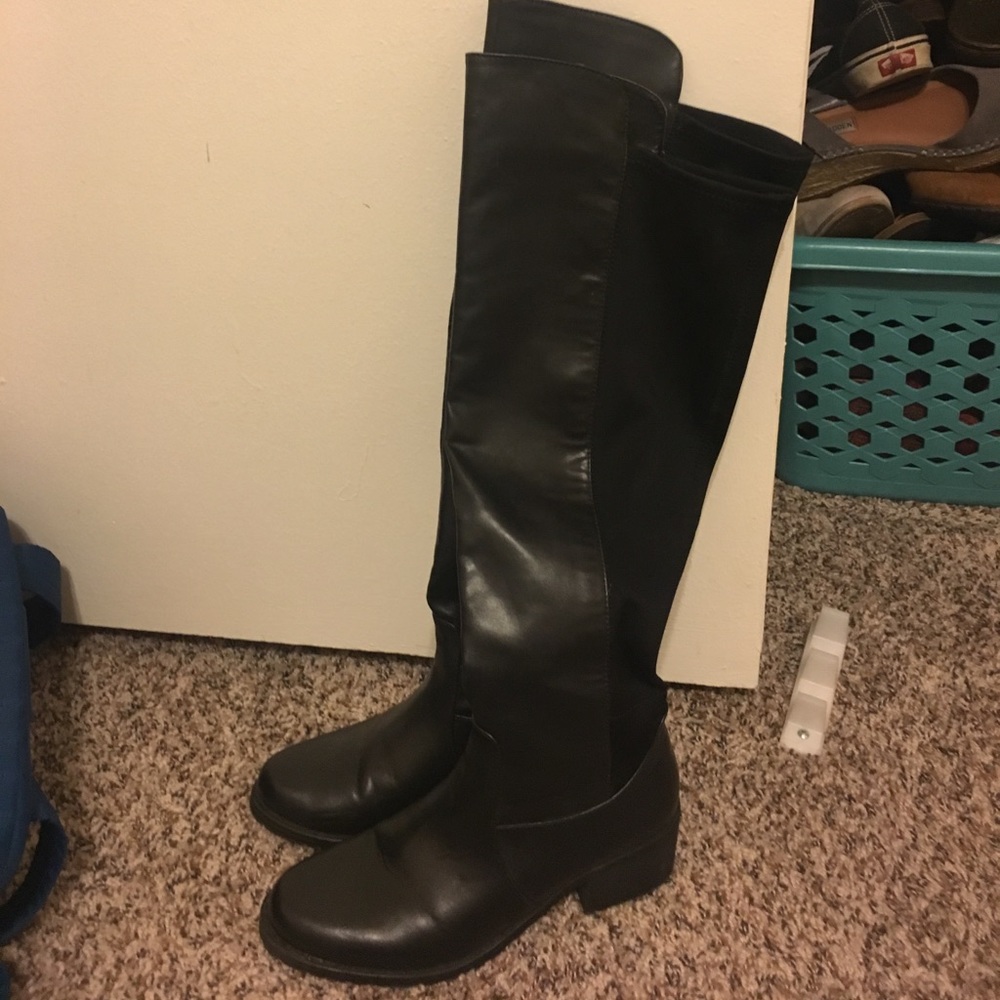 Black boots!