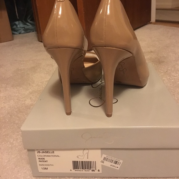 Pumps - Picture 2 of 3