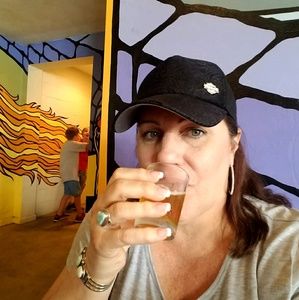 Meet your Posher, Eva