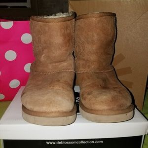 Uggs w/ cheetah print - Make an Offer ❤