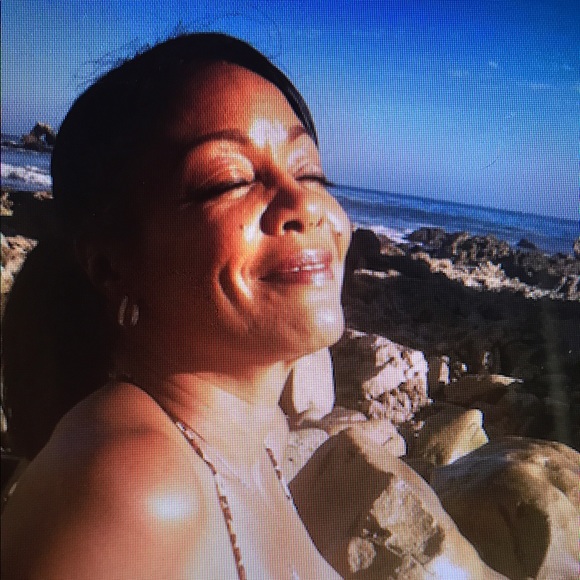 Meet your Posher, Debra - Picture 1 of 1