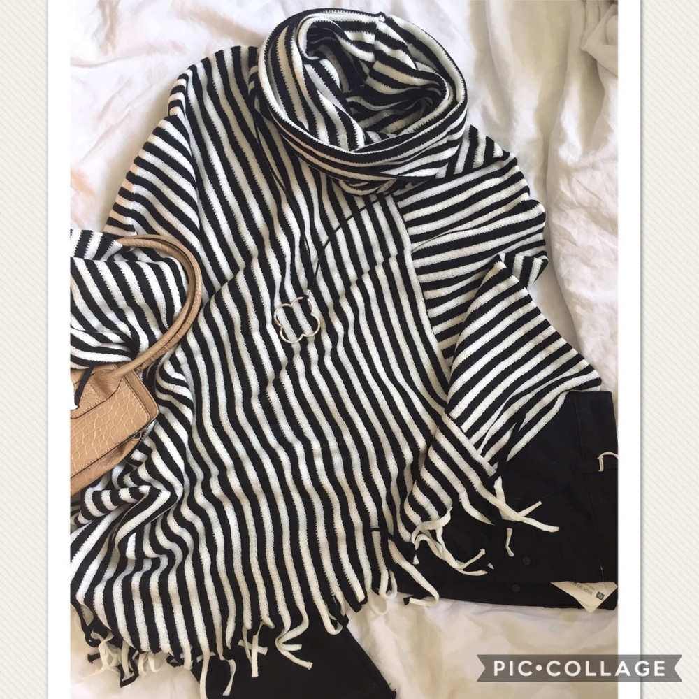 โ๏ธSOLDโ๏ธ Asymmetrical stripe fringe poncho - Picture 3 of 5