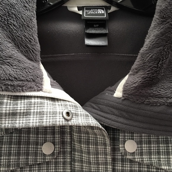 ☔️NORTH FACE RAIN JACKET GRAY PLAID☔️ - Picture 5 of 8