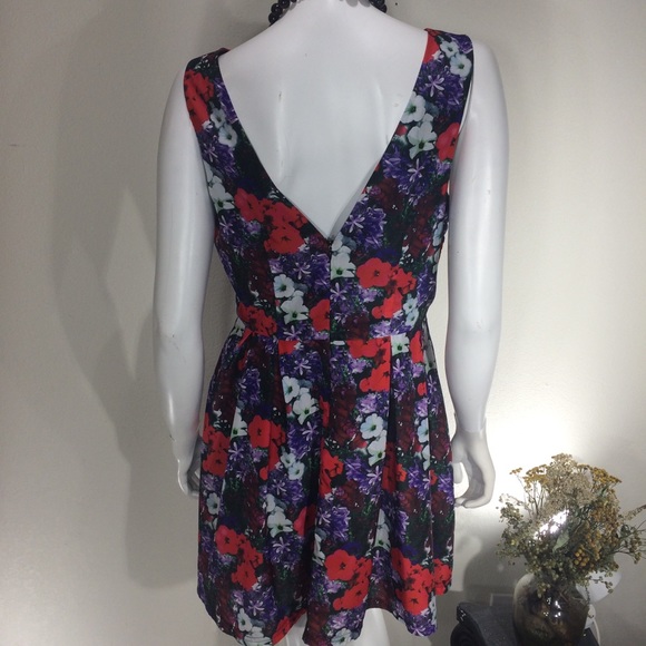 Floral Forever 21 Dress - Picture 4 of 4