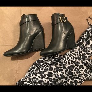 New Black Wedge Booties🍂 New Black Wedge Booties🍂
