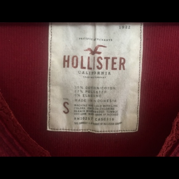 Women's Hollister T-Shirt - Picture 2 of 3