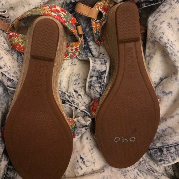 Very Cute Sperry Wedges - Picture 3 of 5