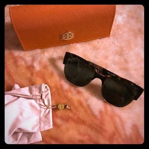 Tory burch sunglasses Tory burch sunglasses