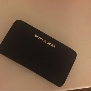 Michael Kors black wallet Michael Kors black wallet