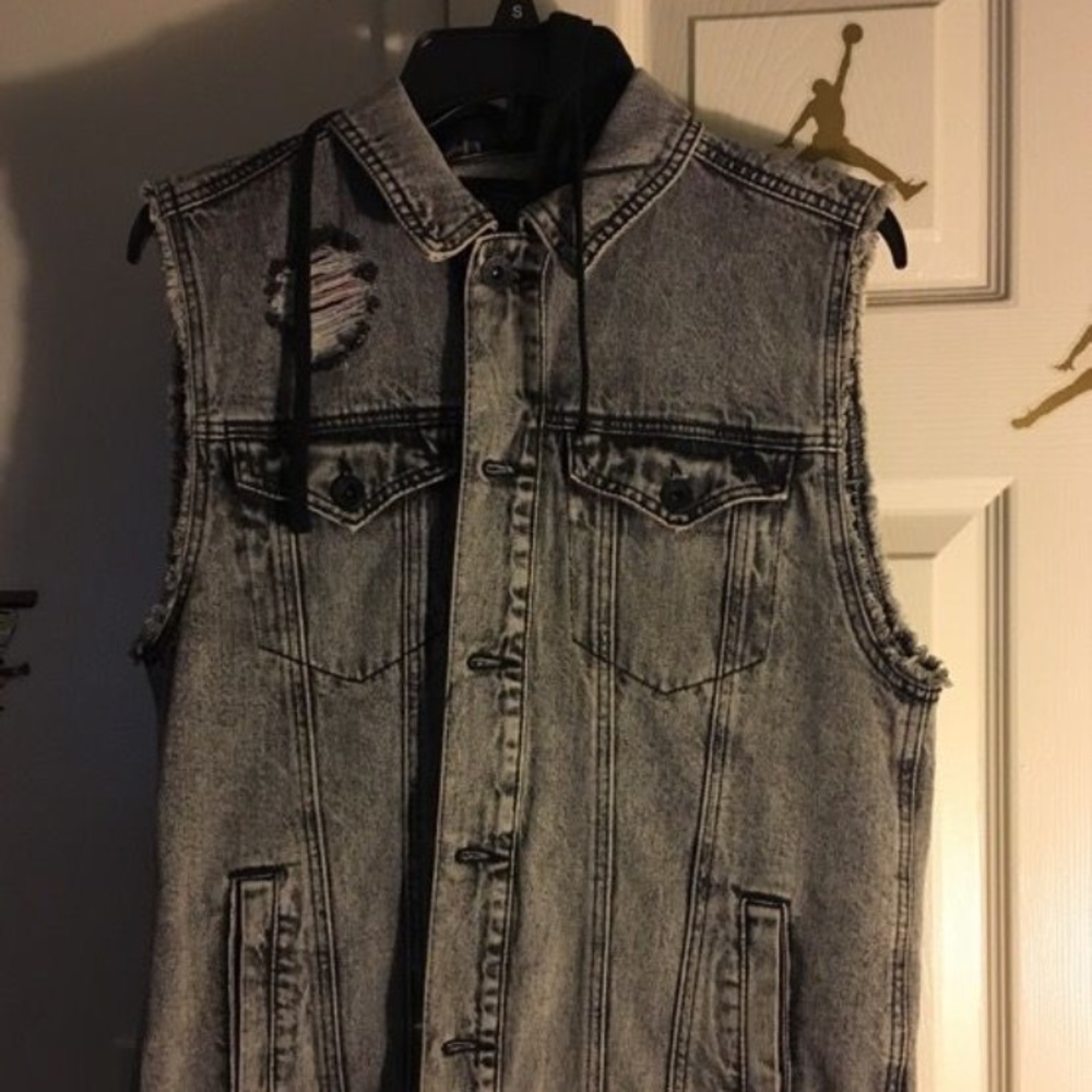 Jean Vest