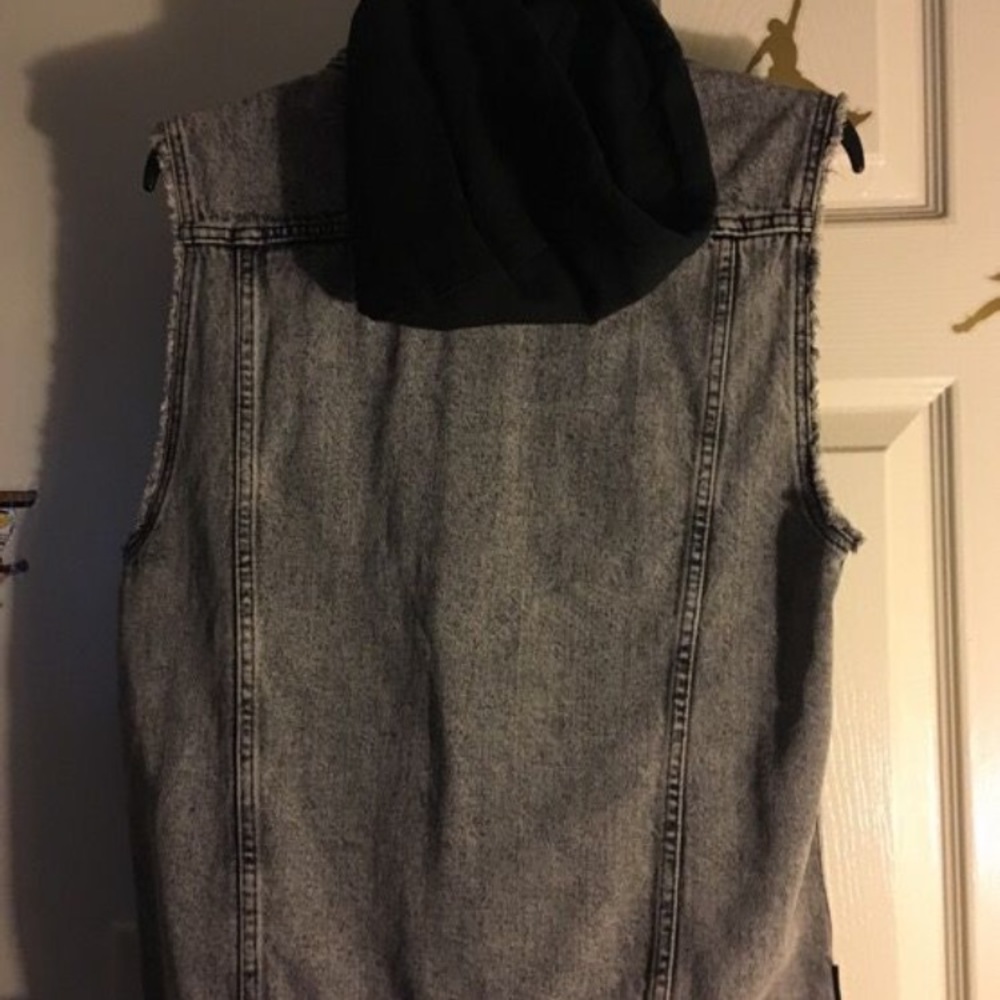 Jean Vest - Picture 2 of 2